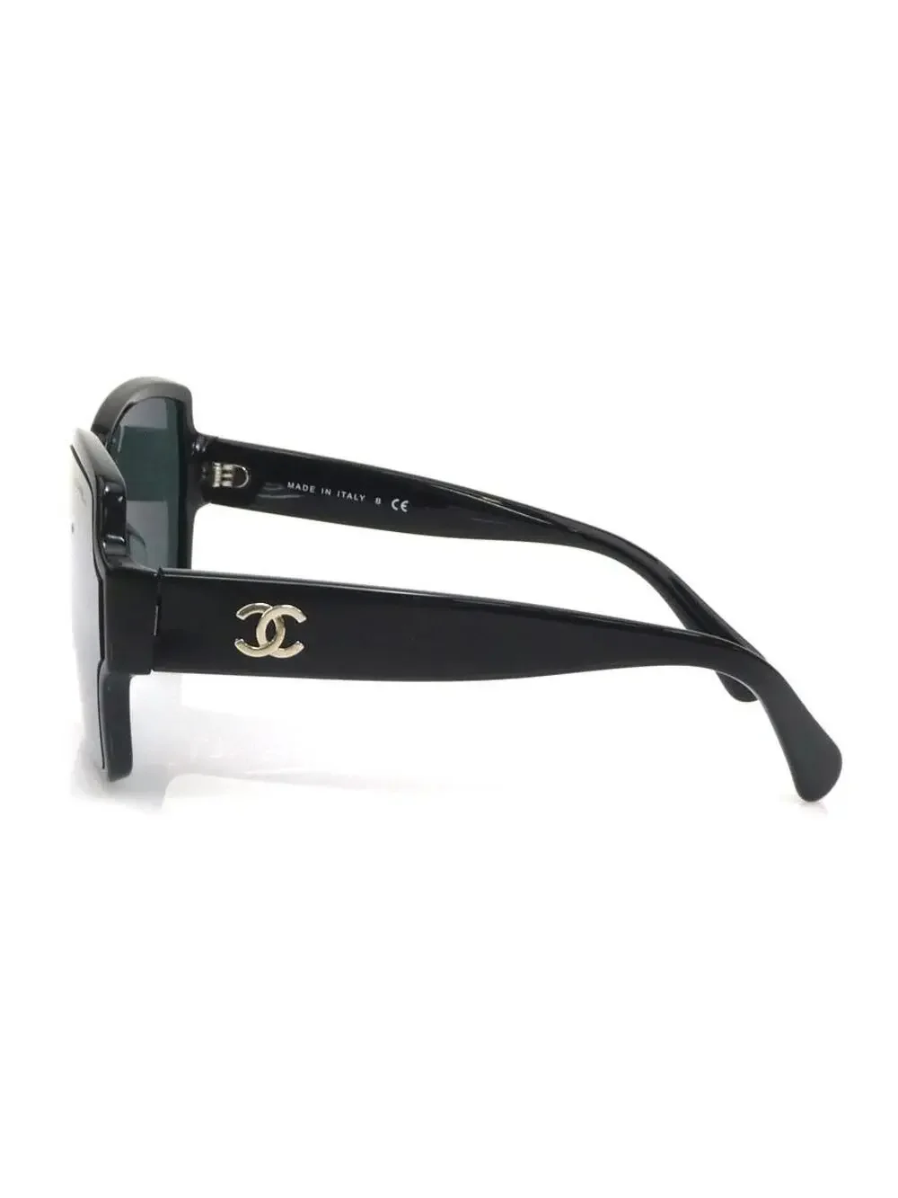 CHANEL elevate your